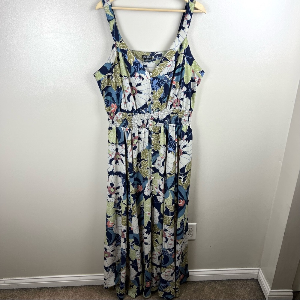 City Chic Button Front Floral Maxi Dress Size Large (20) Front Slit Sleeveless